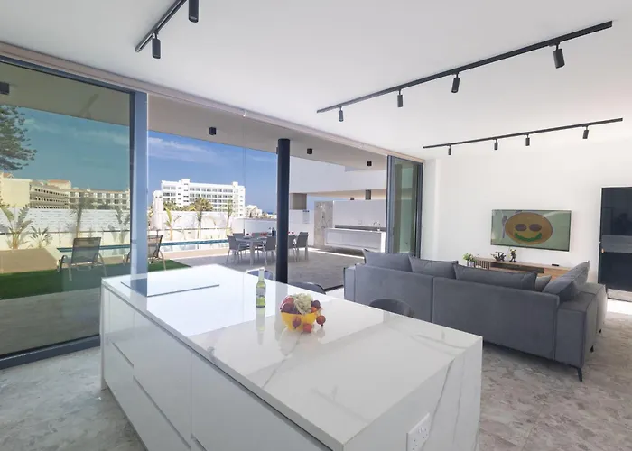 Aqua Pearl Aq05 By Interhome *