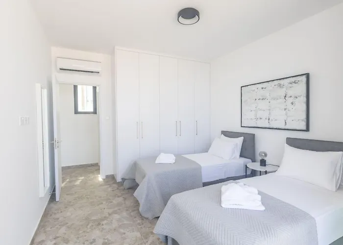 Aqua Pearl Aq05 By Interhome *