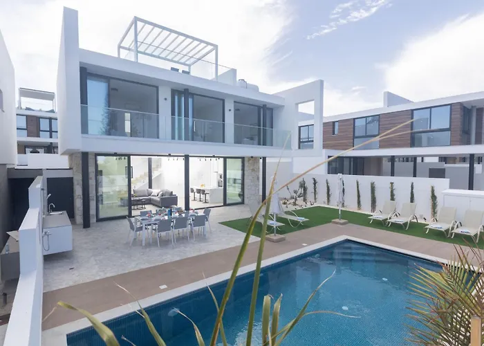 Aqua Pearl Aq05 By Interhome