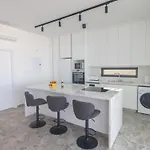 Aqua Pearl Aq05 By Interhome *