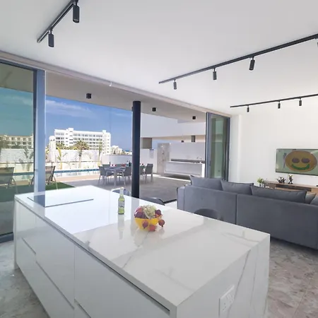 Aqua Pearl Aq05 By Interhome *