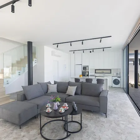 Aqua Pearl Aq05 By Interhome *