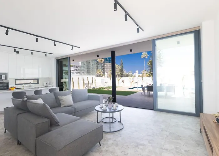 Aqua Pearl Aq05 By Interhome